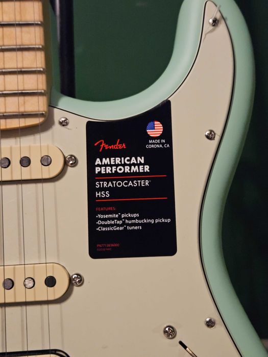 Fender Starotacaster American Performer HSS