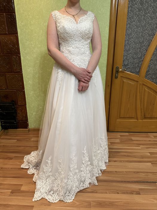 Весільна сукня, продам терміново дешево