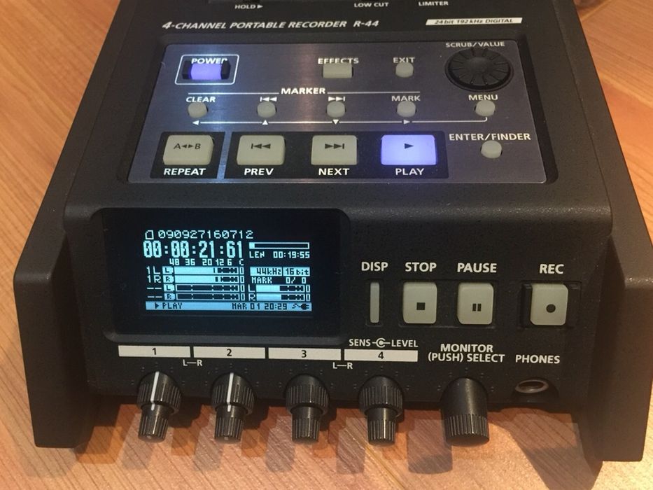 Gravador Digital Portátil Edirol by Roland R-44 “Field Recorder ...