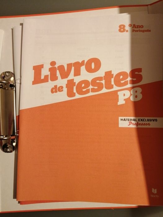P8 - Português - 8º ano Manual Caderno de atividades Dossier do Prof.*