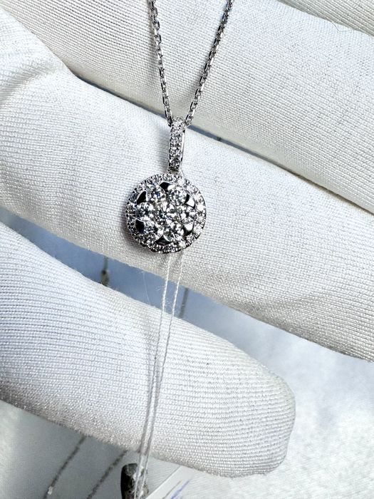 Золотий підвіс ZARINA з діамантами на ланцюжку