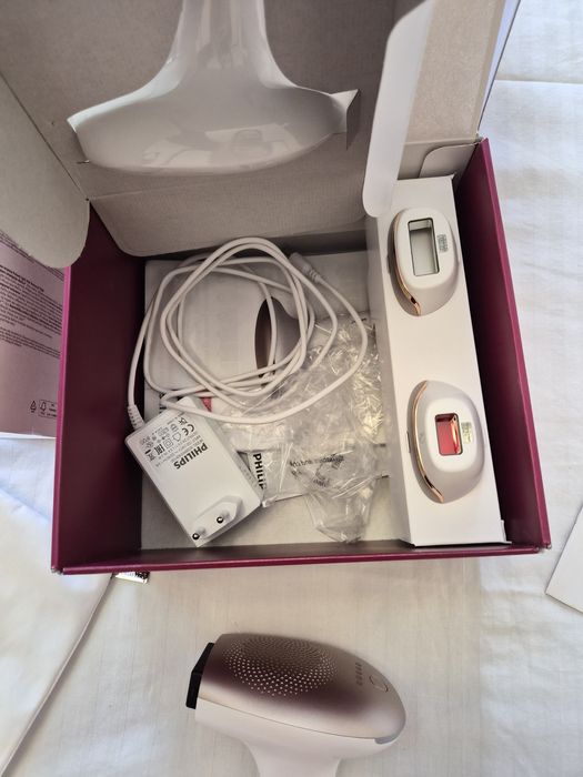 Фотоепілятор Philips Lumea 7000 +додаток на телефоні
(використовував