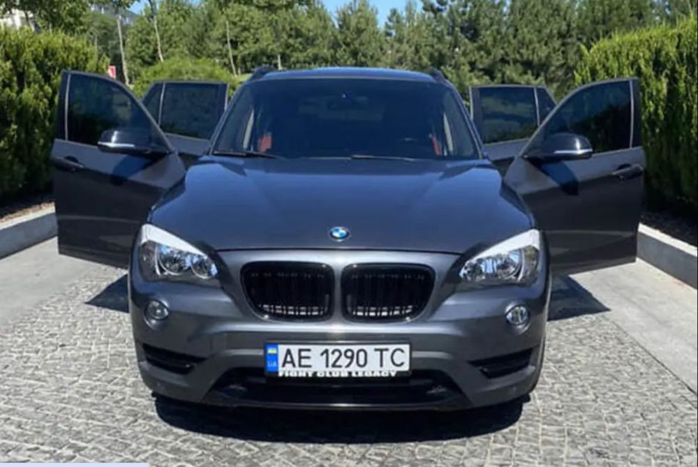 Автомобіль BMW x1