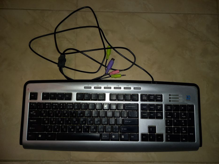 ПК / монитор / вебкамера / клавиатура / колонки / наушники