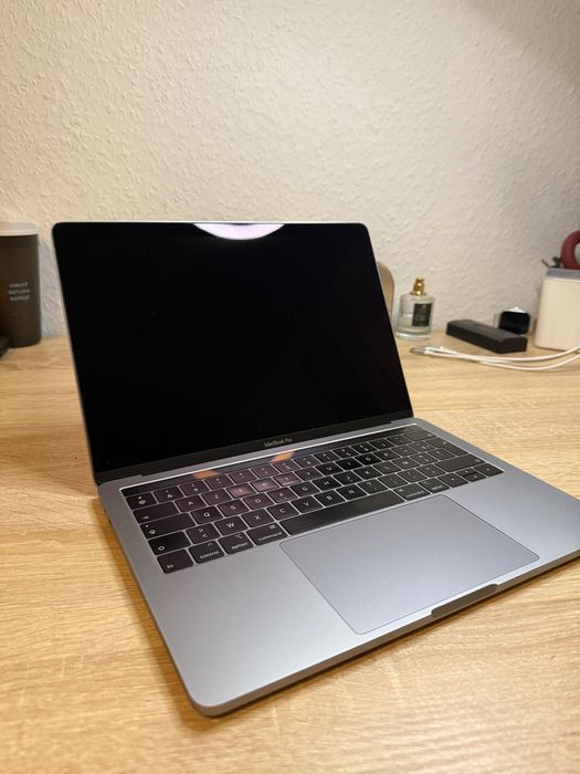 MacBook Pro 2019 „13“ i5  121 GB