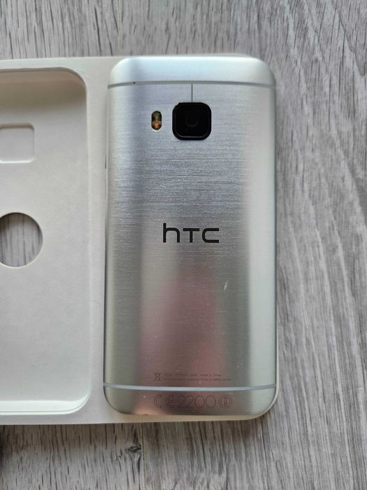 Smartfon HTC ONE M9