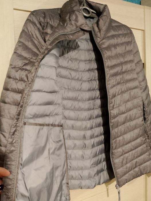 Продам куртку демисезонную
