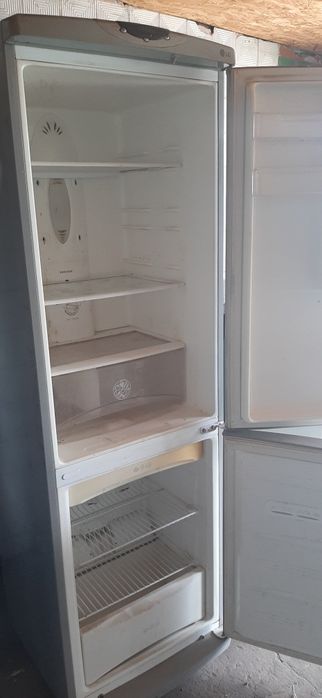 Холодильник б/у.