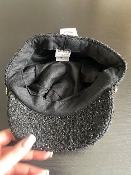 Kaszkiet damski, czarny, błyszczący