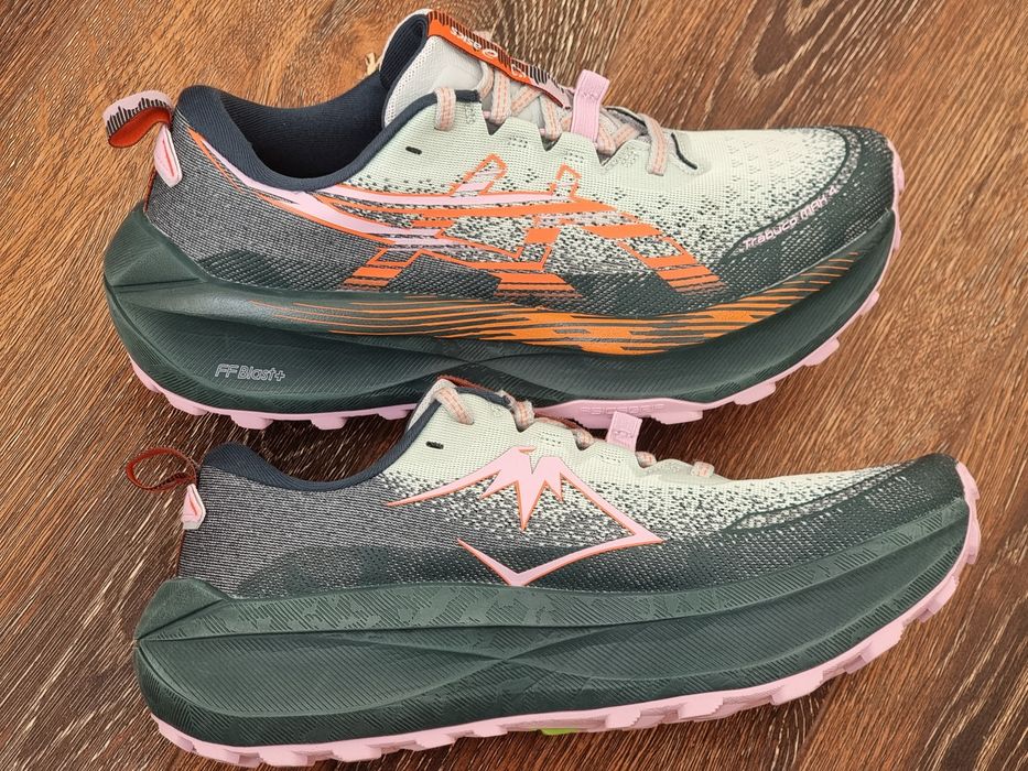 Оригінал 100% жіночі кросівки Asics Trabuco Max 4  EUR 41.5