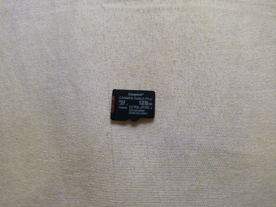 Карта памяти micro SD 128gb Kingston не рабочая