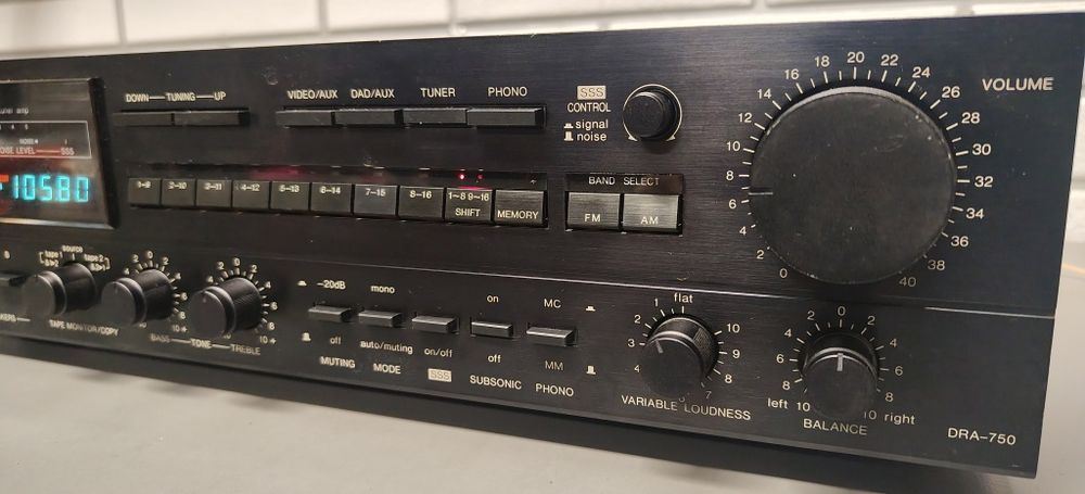 Amplituner DENON DRA-750. Stereo