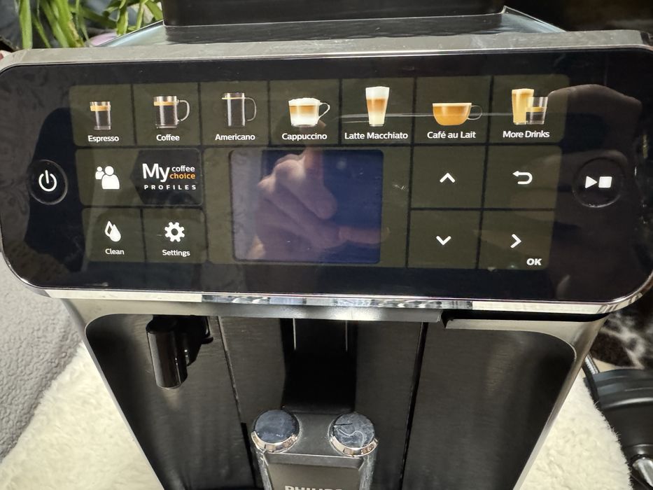 Кавомашина PHILIPS Series 5400 LatteGo