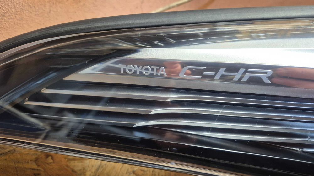 Otica Farol Direito Toyota C-HR X10 X50 2016 a 2024 Ref. 81110F4071 FULL LED Original