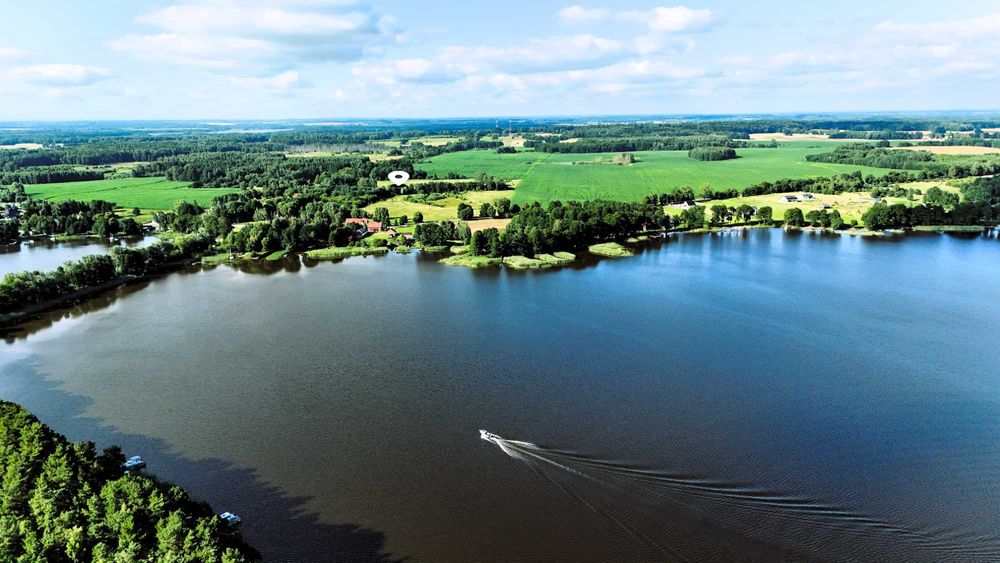 Działka nad Jeziorakiem wraz z mieszkaniem