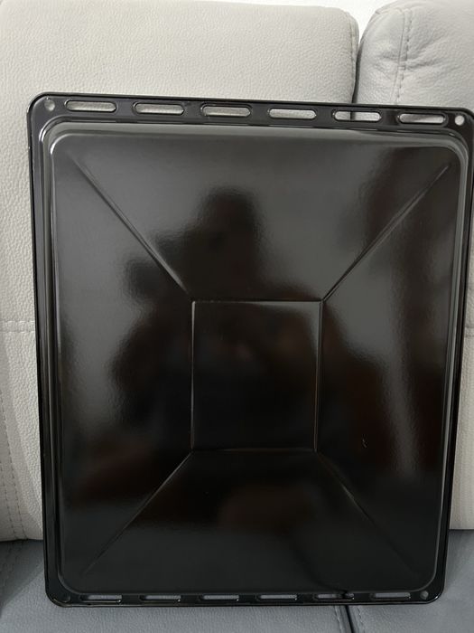 Vendo tabuleiro de forno esmaltado, novo.