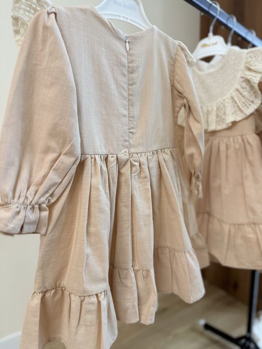 Дуже красива, нарядна сукня для дівчинки