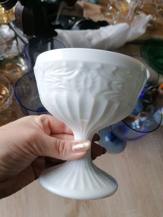 Piękna biała cukierniczka lattimo Ząbkowice Oliwia