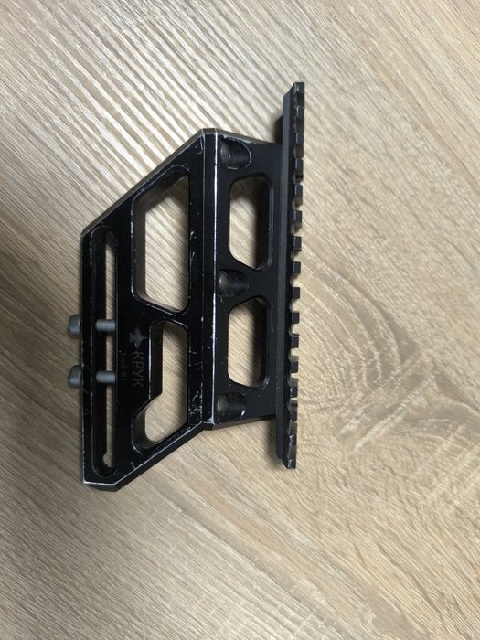 Ластівчин хвіст із бічним кронштейном для АК-74 (БУ)