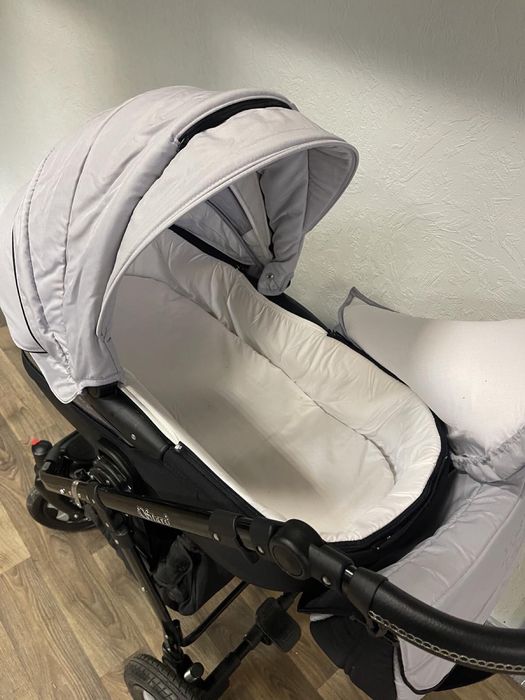 Коляска 2в1 нова