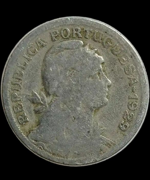 Moeda antiga de 50 centavos da república  portuguesa do ano 1929.
