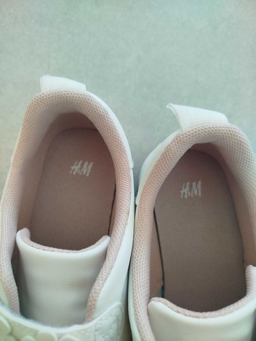 Tenis  branco 32 menina ótimo estado-oferta chinelos