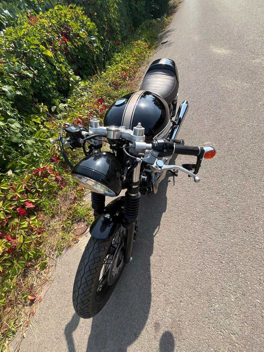 Triumph Thruxton Custom Cafe Racer