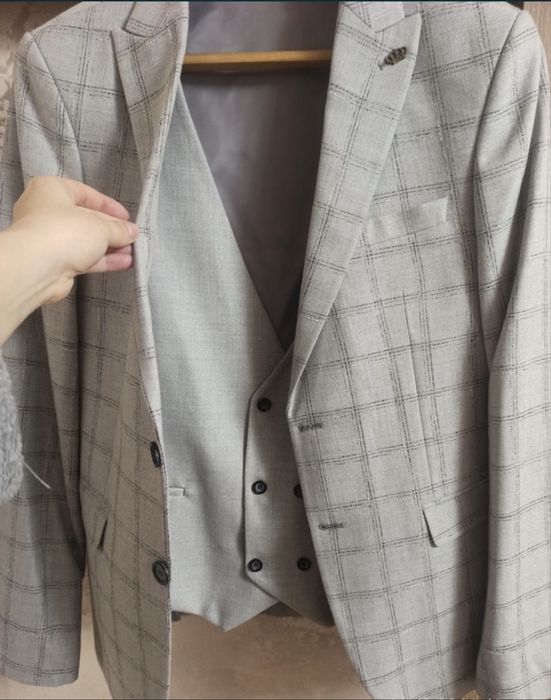 Чоловічий костюм преміум-класу