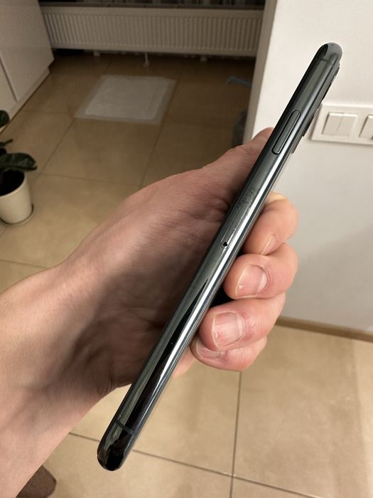 iPhone 11 pro max 64 gb