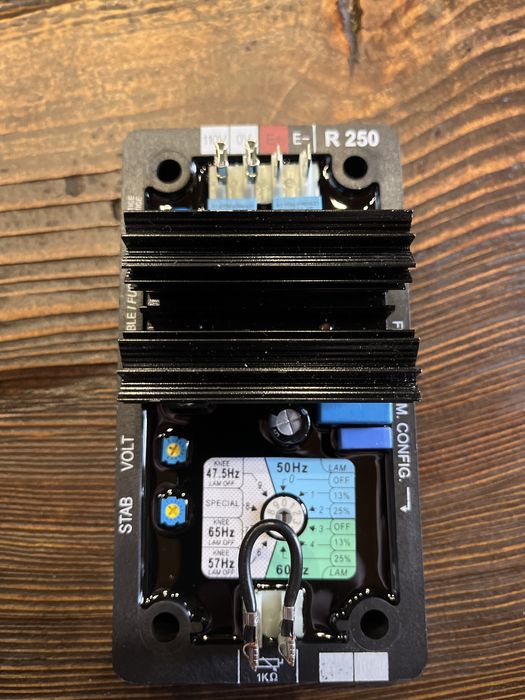 AVR R250 автоматический регулятор напряжения для генератора