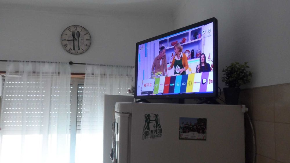 vendo TV LG 28TL520S-PZ (LED - 28'' - 71 cm - HD - Smart TV