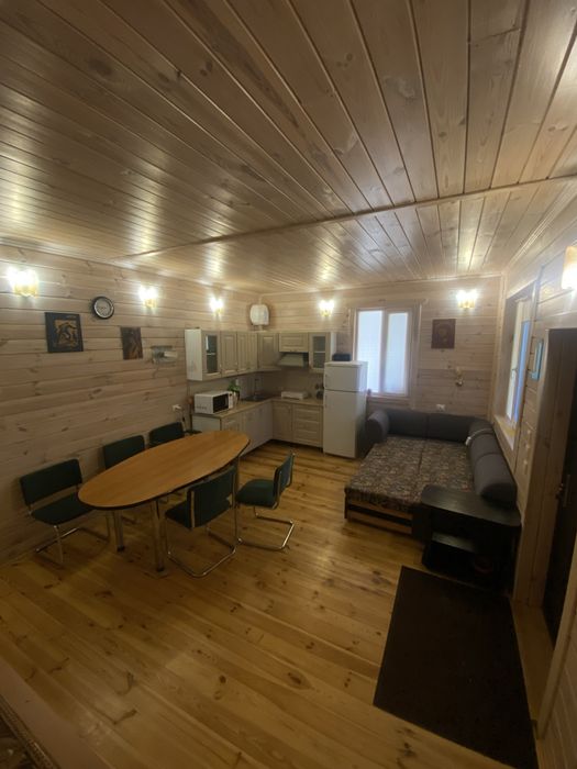 Оренда будинку/стоянки лодок з виходом в Київське море с.Страхолісся