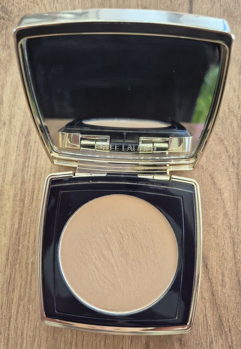 Estee Lauder puder w kompakcie
