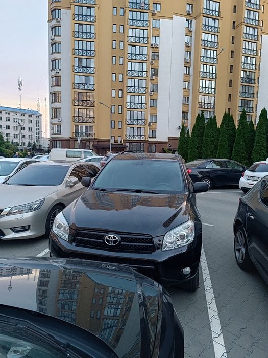 Продаж Toyota Rav4