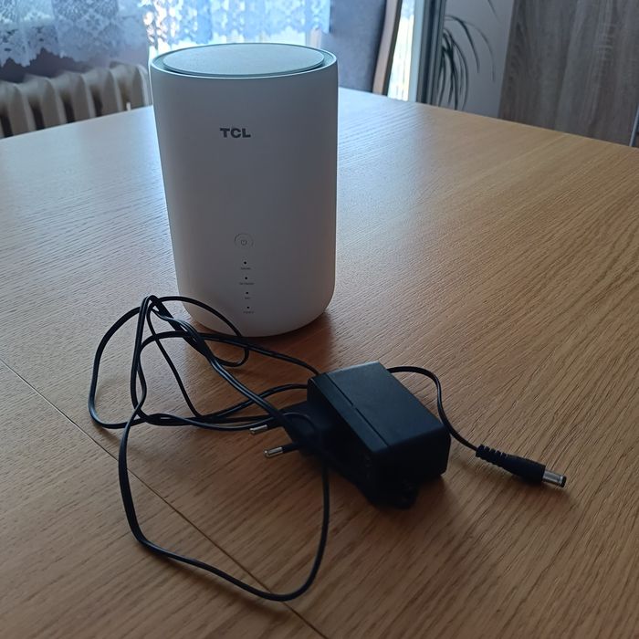 Router wifi TCL.