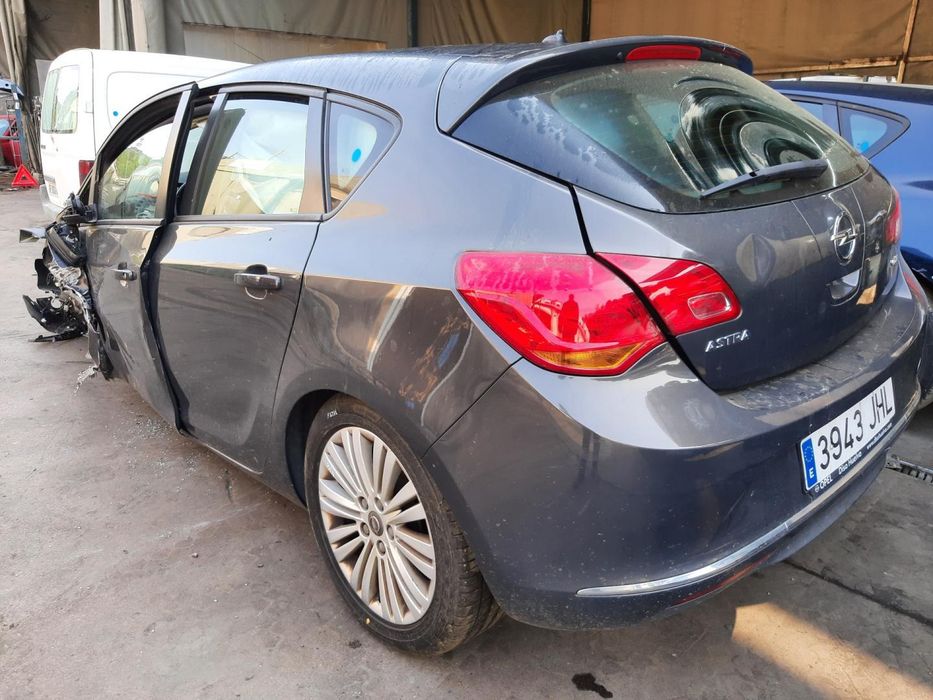 Chapeleira Da Mala Opel Astra
