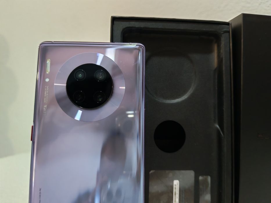 Smartphone Huawei Mate 30 Pro em estado irrepreensível