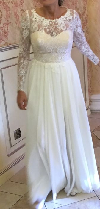 Suknia ślubna koronka długi rękaw plecy w V