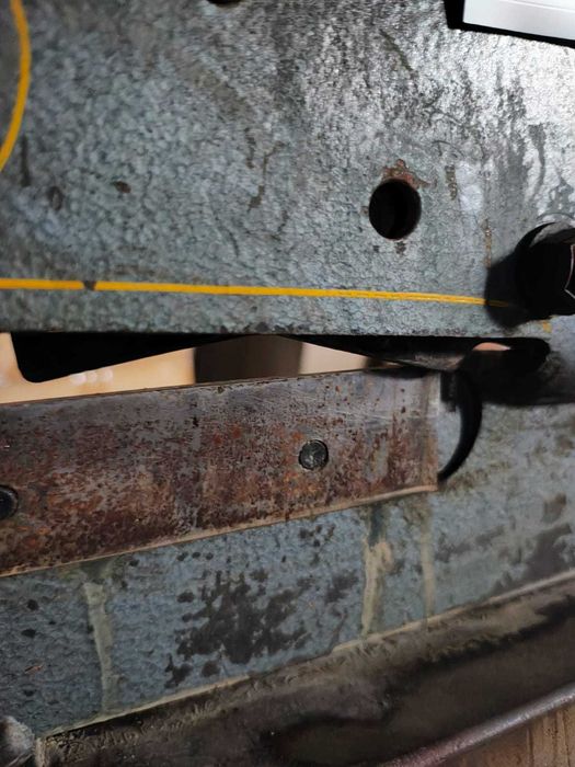 1. Gilotyna ręczna MUBEA 3 S/S/R na stojaku