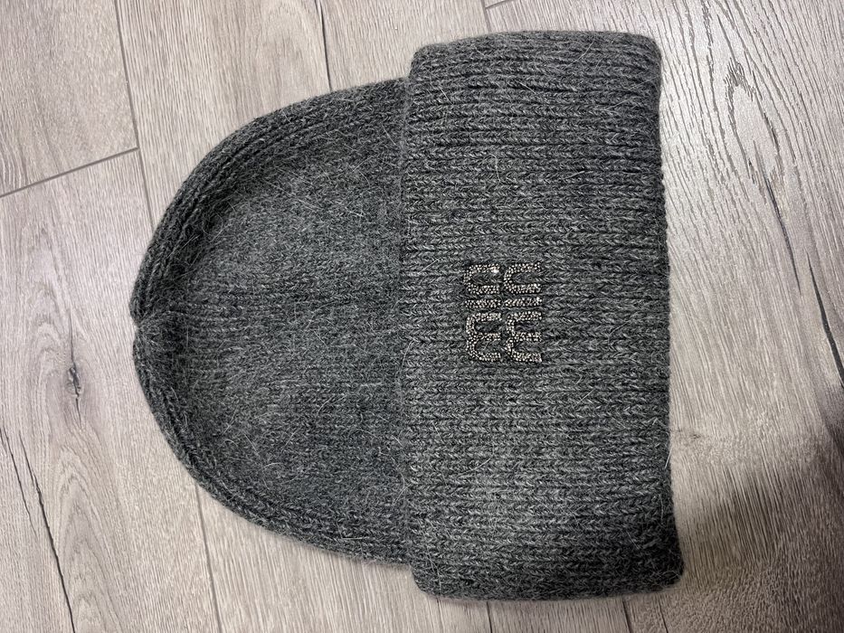 Зимова шапка під бренд