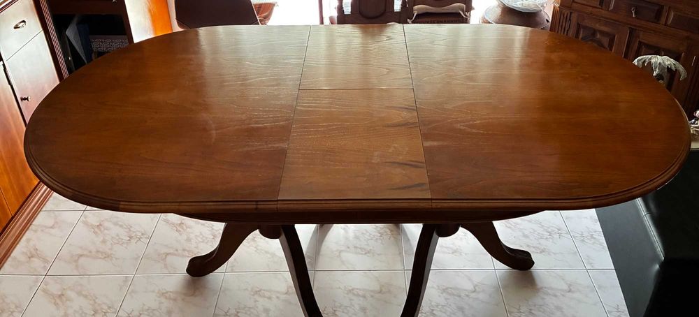 Mesa de Sala de Jantar Extensível – Muito Bom Estado