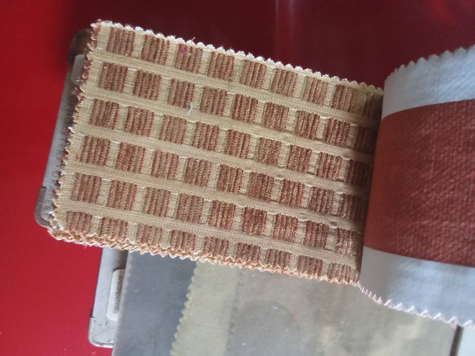 Dois catálogos tecidos! Theo Royal Oak e Kravet