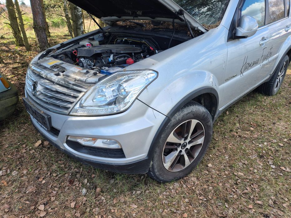 Zderzak przód przedni  Rexton W kompletny 2012-2017