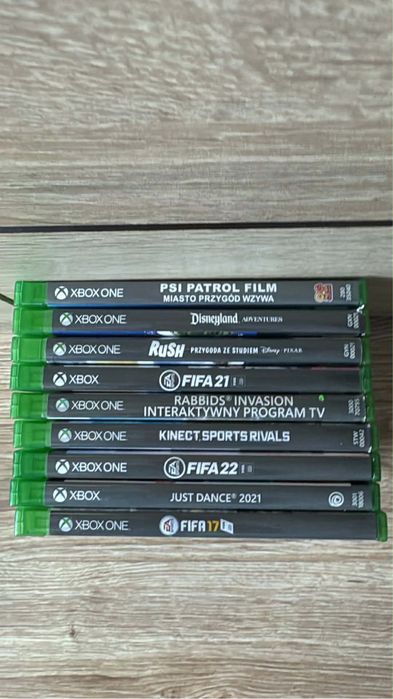 Xbox One S 1 Tb + Kinect + gry