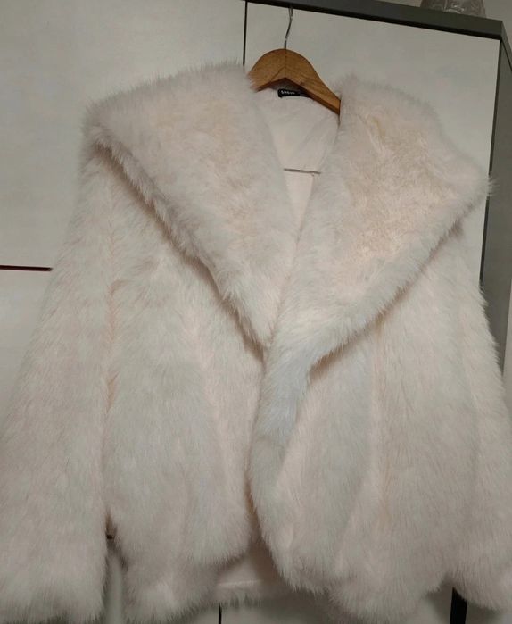 Śliczne futerko z kapturem Shein