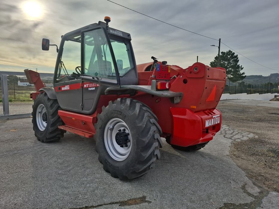 Manitou telescópico com matrícula