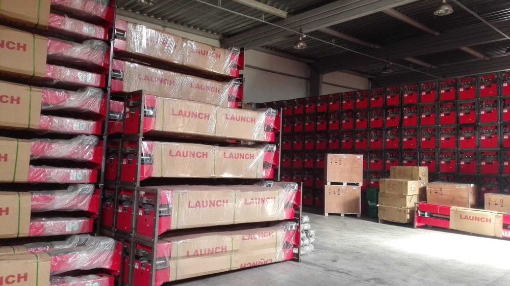 Склад підйомники автомобільні нові та БУ подъёмник для СТО LAUNCH