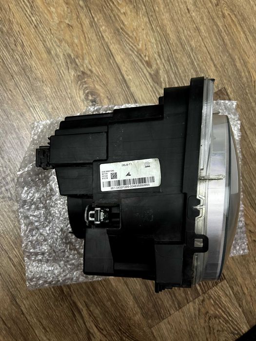 права фара jeep renegade оригінал