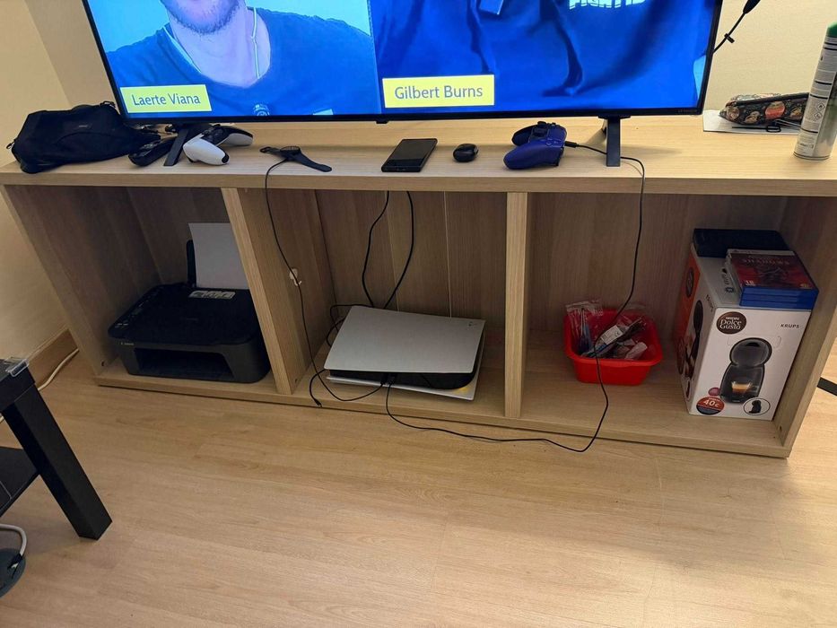 Mesa de TV IKEA - Como nova!!