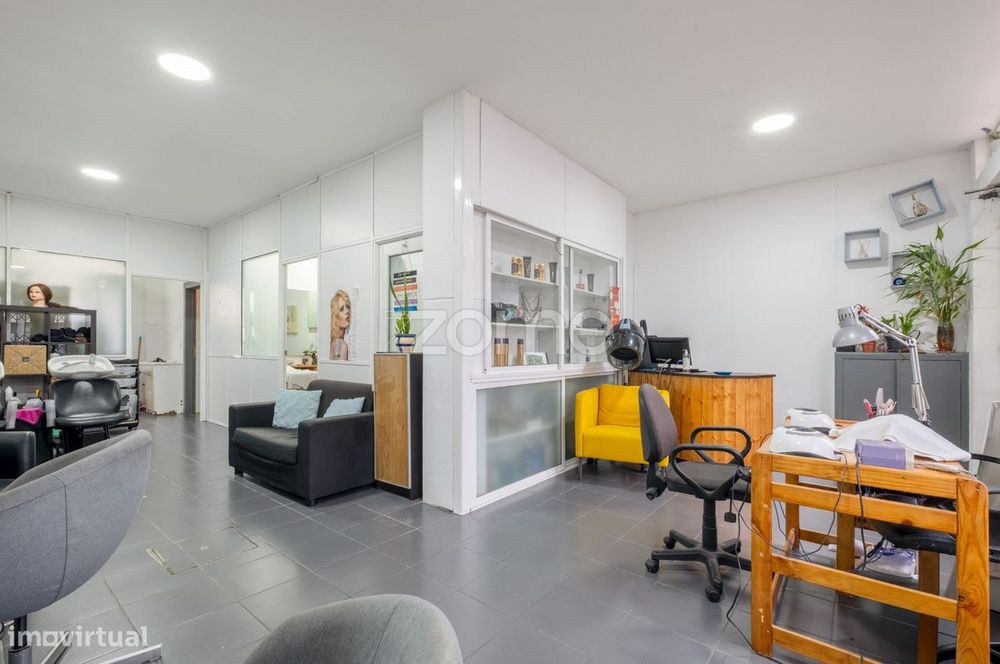 Cabeleireiro totalmente equipado para trespasse - Rio Tinto